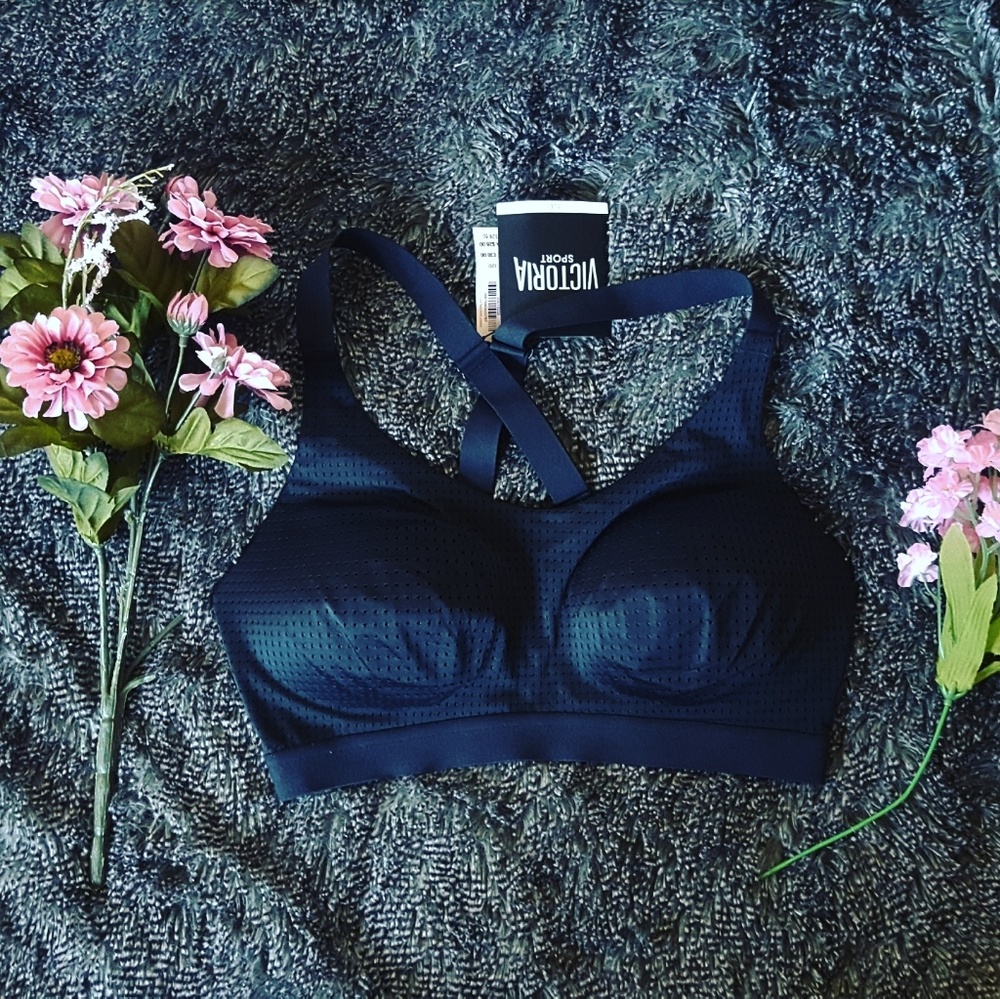 NWT Victoria's Secret Sport Black Sports Bra